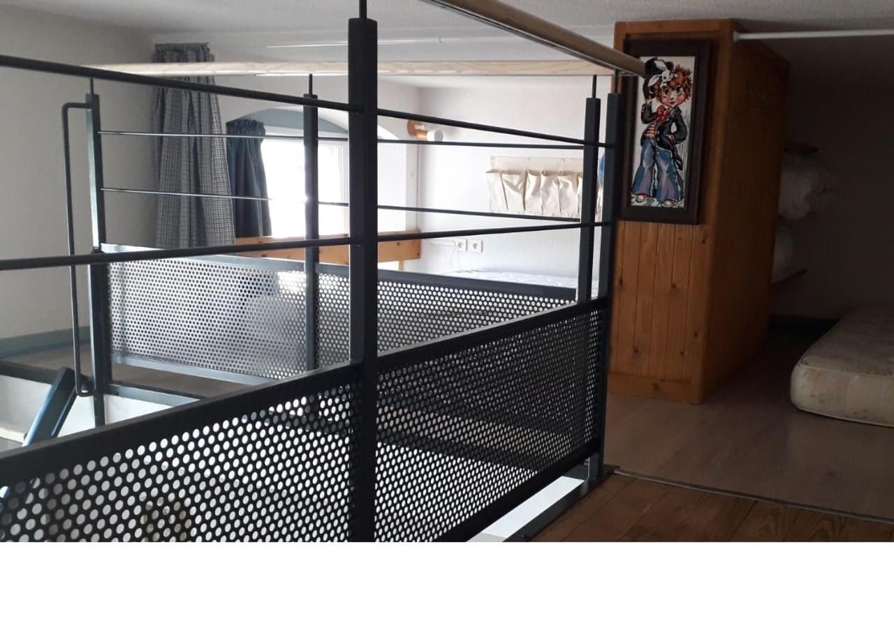 Situe Au Sein D'une A Pour 4 A 6 Personnes, 1 Chambre, 1 Mezzanine